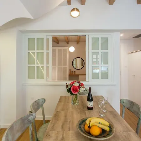 펜션 Sirri House